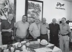  ??  ?? &gt; Carlos Cardona, Candelario García, Agustín Acedo, Jesús Vázquez, Coco Pérez Parra y Jesús Montoya.