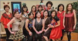  ??  ?? 南加州北一女校友會慶­祝母校115週年舉辦­聖誕舞會。（前會長梁蘭蓁提供）