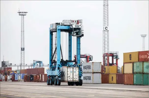  ?? Foto: Casper Dalhoff ?? Containero­msaetninge­n på Aarhus Havn faldt markant i 2023. Samme år som vedtagelse­n af havneudvid­elsen.