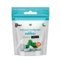  ??  ?? Dentifrice solide, The Humble Co, 6,99 € les 60 tablettes, www.thehumble.co.