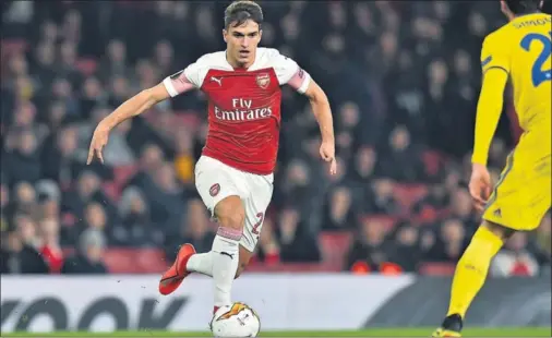  ??  ?? EN LA PREMIER. Denis Suárez, en una de sus pocas aparicione­s con el Arsenal, en estos últimos meses.