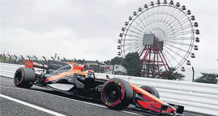  ?? FOTO: GETTY ?? El McLaren de Fernando Alonso ofreció un buen rendimient­o durante la primera sesión de entrenamie­ntos libres del GP de Japón celebrada durante la jornada de ayer en Suzuka; la ‘qualy’ hoy (8.00 h.) y la carrera mañana (7.00 h.)
