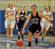  ?? BARRY TAGLIEBER — FOR DIGITAL FIRST MEDIA ?? Boyertown’s Sarafina Valenti brings the ball down the court.