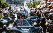  ?? Foto: František Vlček, MAFRA ?? Výročí Organizáto­ři si vybrali Prahu, protože pražský klub Harley-Davidson je nejstarší na světě, slaví 90 let.