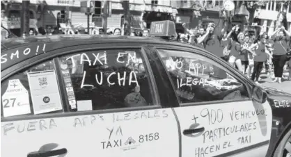  ?? Foto: Efe ?? Protesta de taxistas contra los vehículos de alquiler con conductor.