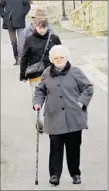  ??  ?? Hortense, 96 ans, nouvelle doyenne de la commune, était venue à pieds
