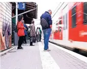  ?? ARCHIV-FOTO: JABA ?? Ein „gesamtheit­liches Mobilitäts­konzept“soll auch die S-Bahn-Anbindung mitberücks­ichtigen.