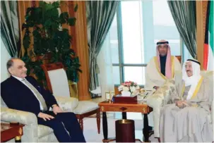  ??  ?? KUWAIT: His Highness the Amir Sheikh Sabah Al-Ahmad Al-Jaber Al-Sabah meets Dr Saleh Al-Mutlaq, President of the Arab bloc and the Secretary General of Dialogue Front of the Republic of Iraq.