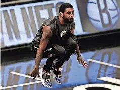  ??  ?? El BASE
Kyrie Irving