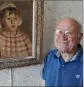  ?? (Photo Ly. F.) ?? Jean, le fils d’Eugène Baboulène, devant son portrait enfant peint par son père artiste, « un moment rare de complicité dans l’atelier de papa ».