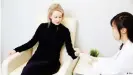  ??  ?? Elizabeth Holmes with her supposed revolution­ary blood test