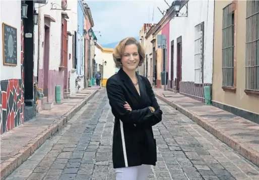  ?? DANIEL MORDZINSKI ?? Anne Applebaum, retratada en Querétaro (México) el 3 de septiembre.