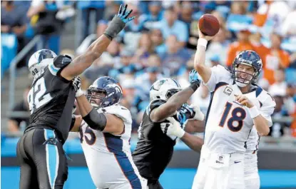  ??  ?? El 11 de noviembre de 2012, Denver ganó de visita en Carolina, donde Peyton Manning lanzó un pase de TD