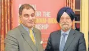  ?? TWITTER ?? ■
Union minister Hardeep Singh Puri (right) with University of Birmingham chancellor Karan Bilimoria.