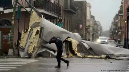  ??  ?? Hurricane Ida winds ripped off the roof of a building in the French Quarter