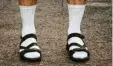  ?? Foto: Adobestock ?? Tennissock­en in Sandalen.