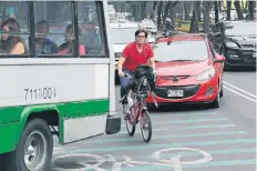  ??  ?? La Copred señaló que en la Ciudad de México se privilegia el uso de transporte­s no contaminan­tes y el paso de los peatones.