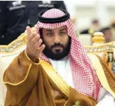  ??  ?? الأمير محمد بن سلمان يعطي الأذن ببدأ العرض العسكري