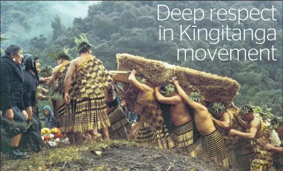  ?? Photo / Wallace Britton ?? Funeral of King Koroki as the casket nears the top of Mt Taupiri.