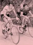  ?? AP ?? Leggende Felice Gimondi e Eddy Merckx in azione al Giro 1976