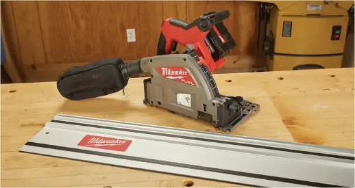  ?? ?? Milwaukee’s new plunge cut saw features the company’s Redlink Plus technology.