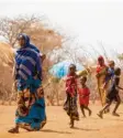  ?? Foto: dpa ?? Äthiopien: Menschen innerhalb des Landes flüchten vor der Dürre.