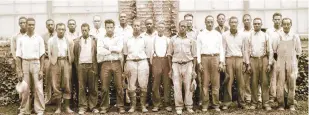  ?? COURTESY PHOTO ?? African Americans who helped build the Mariners’ Museum and Park, circa 1930s.