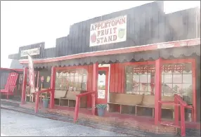  ?? Lynn Kutter/Enterprise-Leader ?? Appletown Store in Lincoln will host its second Fall Festival on Friday, Oct. 6, and Saturday, Oct. 7. More than 50 vendors will be on site outside the store, along with 60 vendors inside the store.