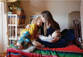  ?? Santiago Mejia/The Chronicle ?? Kaitlin Allerton with her children at her apartment in Marin City on Oct. 24.