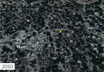  ?? ?? El pueblo de Tunbun Buhari, en el lago Chad, tenía en el 2010 cientos de casas y edificios públicos. Tras la llegada de los fundamenta­listas, la localidad fue destruida. El a o pasado, la naturale!a cubría toda la !ona B010