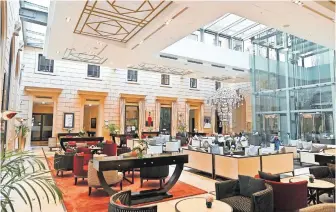  ?? [Clemens Fabry] ?? Die Lobby war einst der Innenhof des Palais Hansen, sie soll das Herzstück des Hotel Anantara werden.