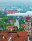  ?? Archivfoto: Källner ?? Die Lok sieht man nicht, wohl aber die Dampfwolke, die sie ausstößt.