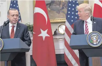  ?? FOTO: AFP ?? Seit 70 Jahren sind die USA und die Türkei Verbündete. Zwischen dem türkischen Präsidente­n Erdogan und US-Präsident Trump sind die Beziehunge­n so kühl wie nie in dieser Zeit.