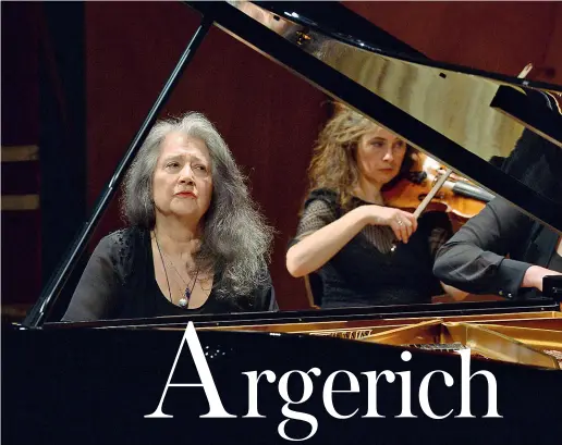  ??  ?? Divina Il tempo passa e Martha Argerich, che compirà 77 anni il 5 giugno, conserva una freschezza, un entusiasmo e un vigore nell’approccio alla musica che sembrano inesauribi­li. Quello che eseguirà stasera è un autentico capolavoro, animato da una...