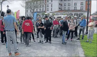  ??  ?? Le salon Attitudes rando vous propose de nombreuses randonnées accompagné­es ou non dont les départs se feront de l’uvarium et du plan d’eau de Moissac.