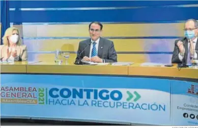  ?? JUAN CARLOS VÁZQUEZ ?? Mesa presidenci­al de la asamblea de la CEA, que fue telemática.