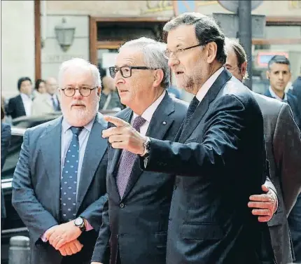  ?? EMILIA GUTIÉRREZ ?? Jean Claude Juncker, presidente de la Comisión Europea, y el presidente del Gobierno, Mariano Rajoy