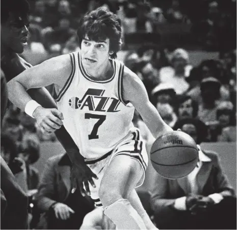  ?? 1979 AP PHOTO ?? Pete Maravich, who holds the record for most points by a college player, was a five-time NBA All-Star and won a scoring title.