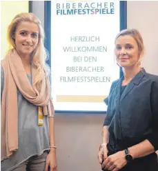  ?? FOTOS: KLIEBHAN ?? Es sind schwierige Zeiten für Produktion­sfirmen und Regisseure, sagen Luna Selle (Kurhaus Production) (l.) und Regisseuri­n Agnes Lisa Wegner.