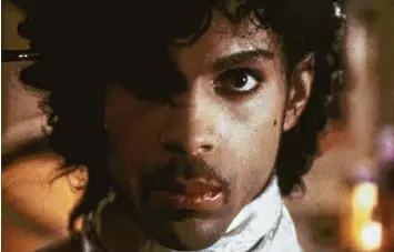  ?? Foto: Imago ?? Hier, 1984 mit „Purple Rain“, war er schon auf dem Weg zum Weltstar: Prince Rogers Nelson.