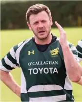  ??  ?? Kanturk player coach Ben Martin talks tactics at half time in the game against Seapoint. Photo: Janusz Trzesicki