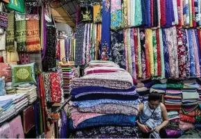  ??  ?? Ben Thanh market is a popular tourist destinatio­n to purchase textiles and souvenirs, as well as experience local cuisine in Ho Chi Minh City.