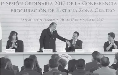  ?? JORGE SÁNCHEZ ?? El encuentro fue presidido por el titular de la PGR, Raul Cervantes, y el gobernador Omar Fayad.