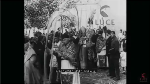  ??  ?? El cardenal Eustaquio Ilundáin preside la procesión de las palmas el Domingo de Ramos de 1934.