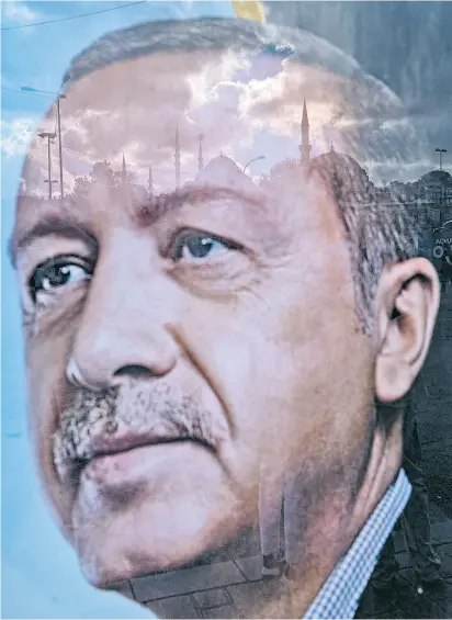  ?? ?? 20 Jahre Erdoğan haben die Türkei verändert: von einer Demokratie in ein autoritäre­s Regime.
