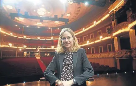  ?? KIM MANRESA ?? La directora general de Stage Entertainm­ent España, Julia Gómez Cora, ayer en el teatro Tívoli