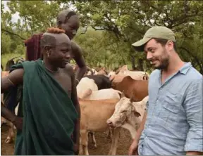  ??  ?? Désemparé et touchant, le comédien se dévoile dans l’émission.