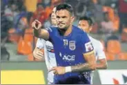  ?? ISL ?? Mumbai’s Rafael Bastos scored off the spot in win over Pune.