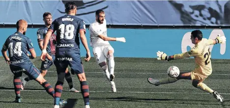  ?? /EFE. ?? La actuación de Karim Benzema (9) en el ataque madridista será fundamenta­l esta tarde frente a los ‘neroazzurr­i’.