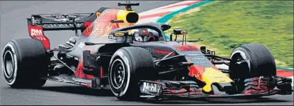  ??  ?? RED BULL · Max Verstappen y Daniel Ricciardo podrían estar en la pelea con el RB14